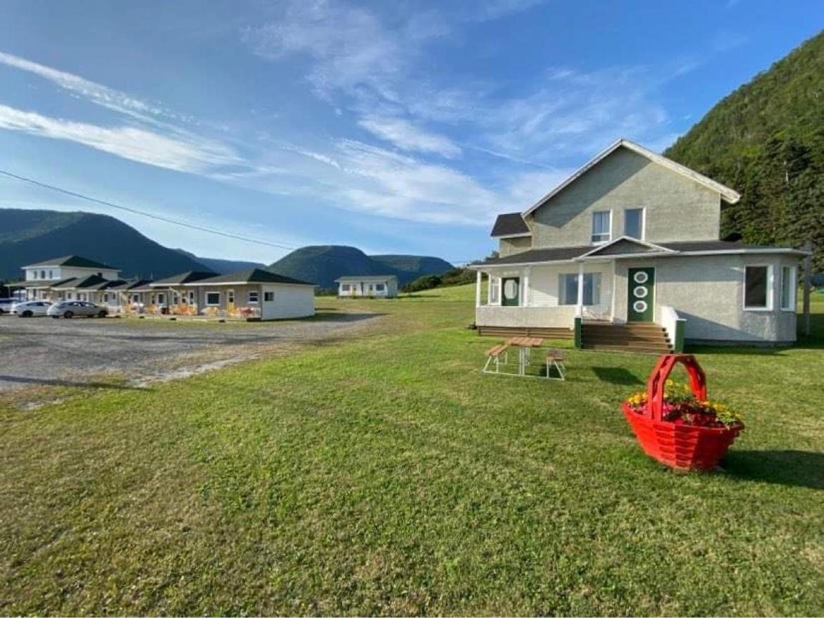 Chalets Bernatchez Mont-Saint-Pierre Kültér fotó